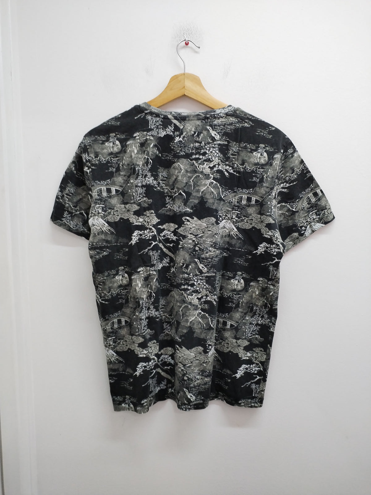 T-shirt Bershka noir à motifs Taille S