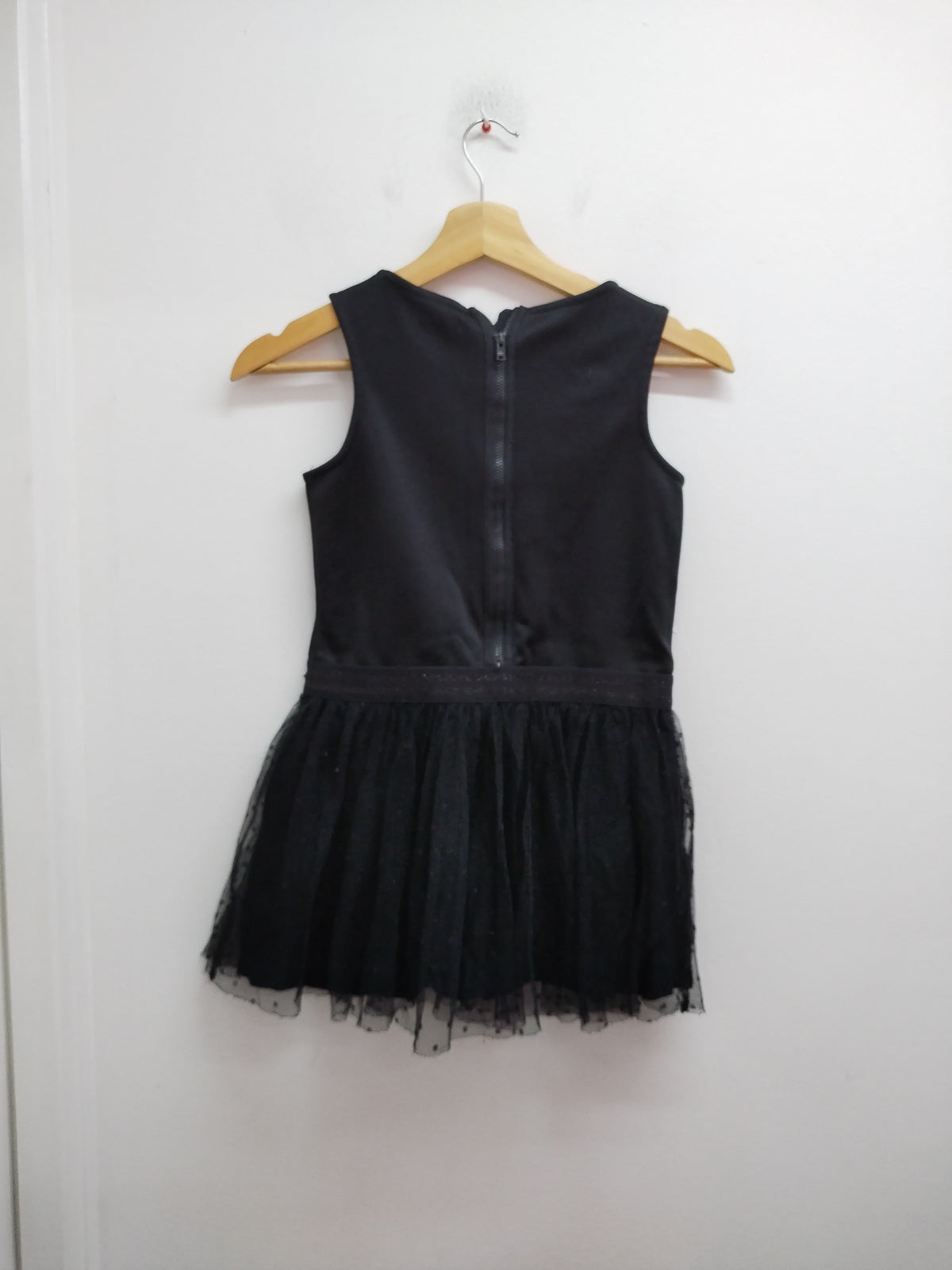Robe sans manches IKKS noire avec volants Taille 8 Ans