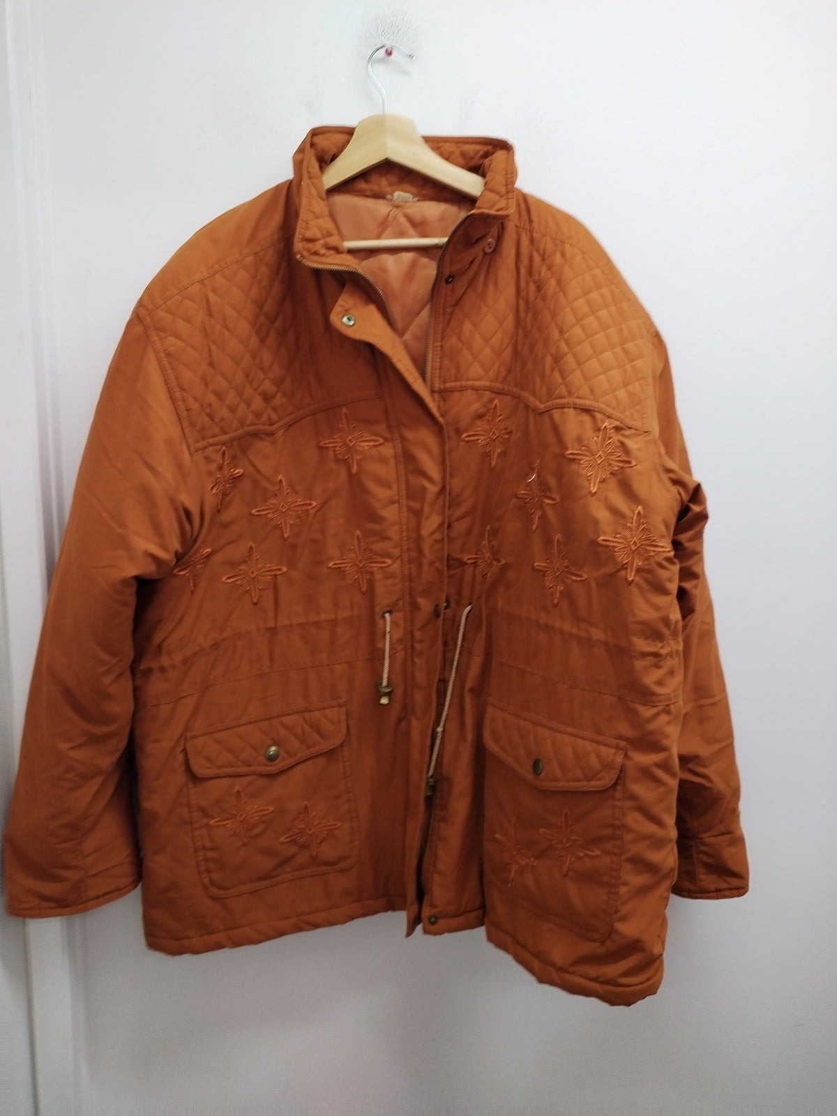 Manteau rouille avec broderie Taille 46/48